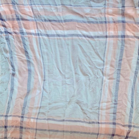 Checkered scarf/wrap - Picture 3 of 3